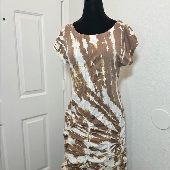 wearables Dresses & Skirts - Wearables Brown and White Tie-Dye Dress